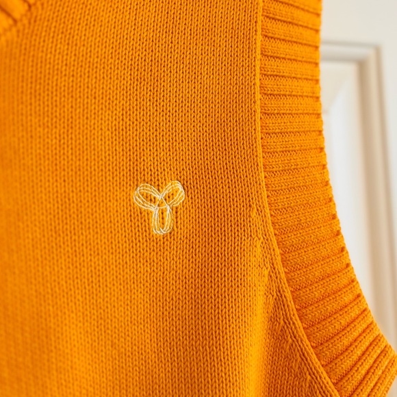 sold TNA Aritzia Orange Marcy Sweater Vest Small - Picture 6 of 11